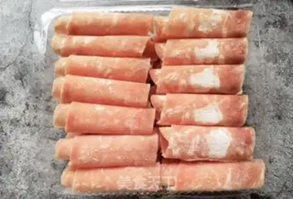 Make A fragrance with fat rolls step 0