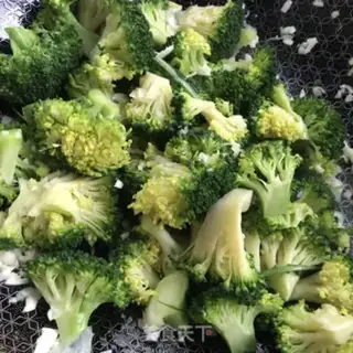 Make Tea and oil and broccoli step 2