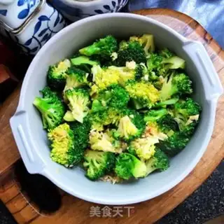 Make Tea and oil and broccoli step 5