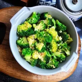 Make Tea and oil and broccoli step 7