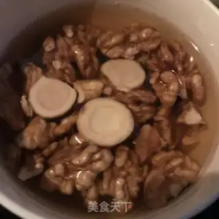 Make Western cucumber date walnuts step 0