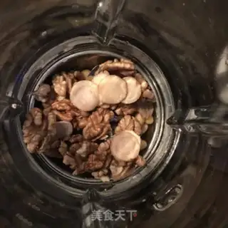 Make Western cucumber date walnuts step 3