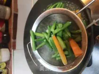 Make Five flowers and four beans step 0