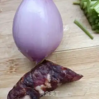 Make Onion celery fried sausage step 1