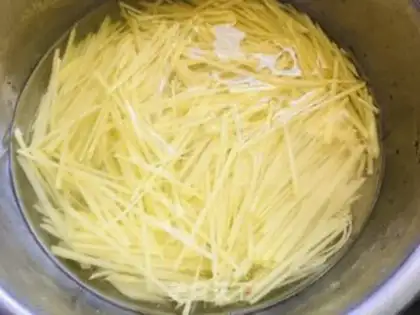 Make Potato curry step 1