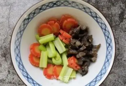 Make Carrot celery with sea cucumber step 5