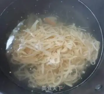 Make Scrambled spinach bean gills step 1