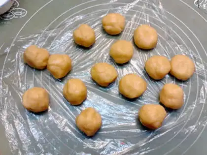 Make Sesame peaches step 4