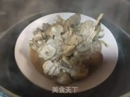 Make Pig feet burn potatoes step 3