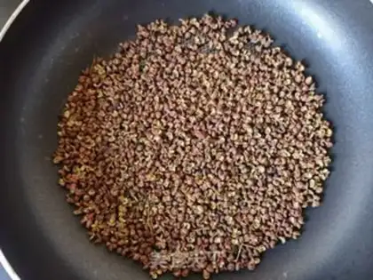 Make Homemade pepper powder step 1