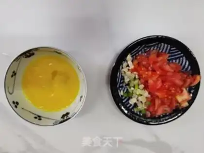 Make Tomato eggs for noodles step 1