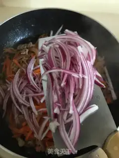 Make Carrot onion fried meat step 6