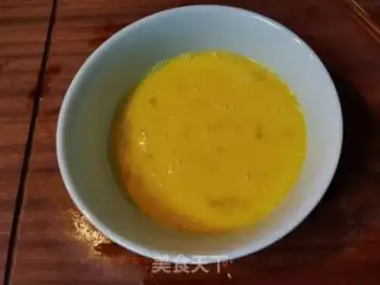 Make Egg sauce noodles step 1