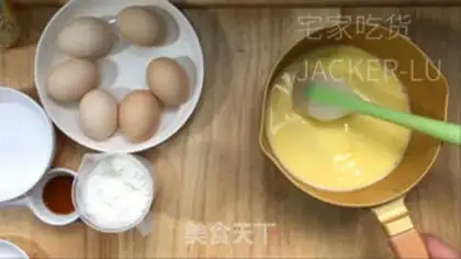Make Honey early cake step 1