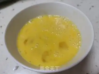 Make Pretzel fried eggs step 1