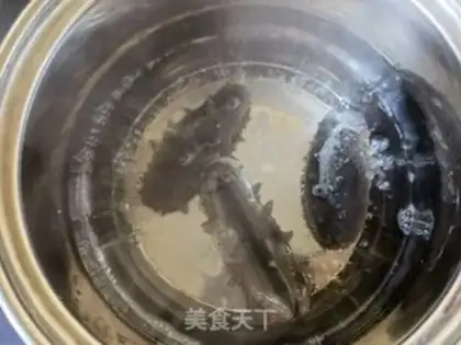 Make Red oil and sea cucumber step 1