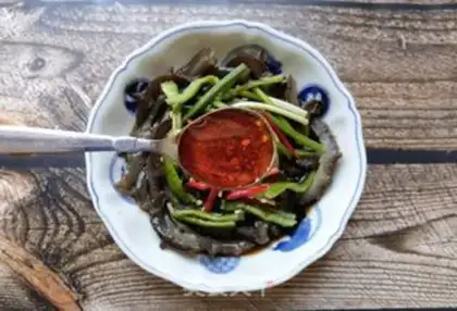 Make Red oil and sea cucumber step 6