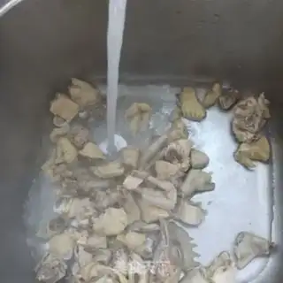Make rooster freeze step 2
