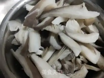 Make Mushroom fried eggs step 0