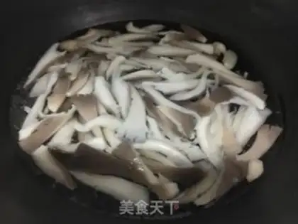 Make Mushroom fried eggs step 1