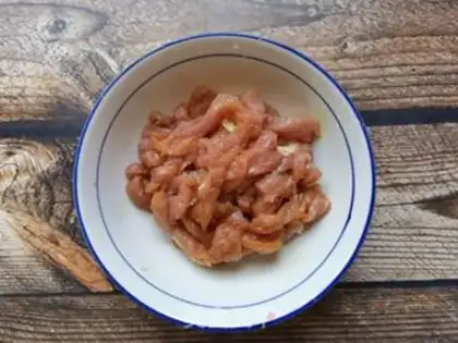 Make Tomato filament noodles step 3