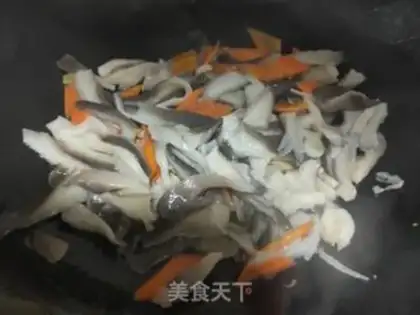 Make Mushroom fried eggs step 6
