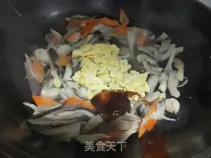 Make Mushroom fried eggs step 8