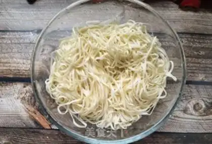 Make Tomato filament noodles step 9