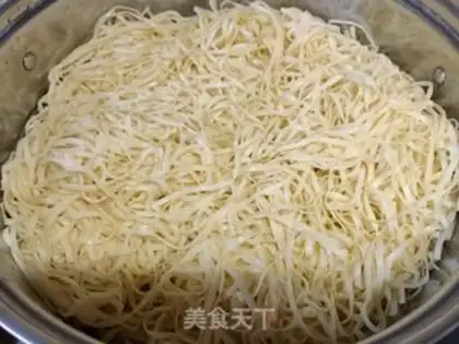 Make Tomato filament noodles step 10
