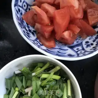 Make Garlic tomato fried vegetables step 1