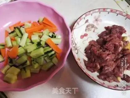 Make cucumber carrot beef step 0