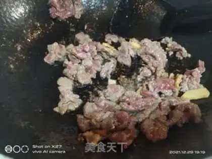 Make cucumber carrot beef step 1