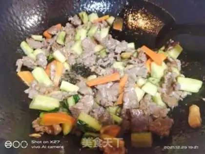 Make cucumber carrot beef step 3