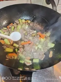 Make cucumber carrot beef step 4