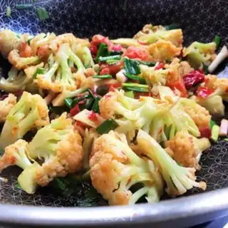 Make Garlic tomato fried vegetables step 7