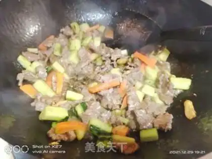 Make cucumber carrot beef step 5