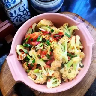 Make Garlic tomato fried vegetables step 9