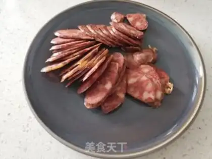 Make Five tofu fried sausages step 1