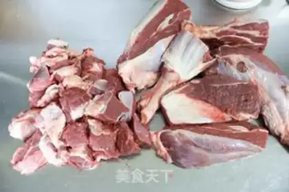Make Three kinds of halogenated beef step 1