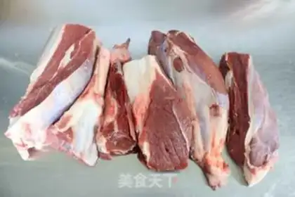 Make Three kinds of halogenated beef step 2