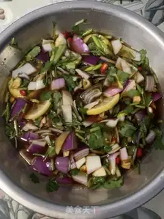 Make Home-size lemon-free chicken claws step 1