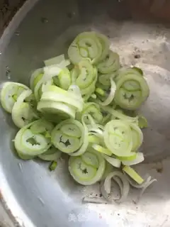 Make Meatball cuisine soup step 1