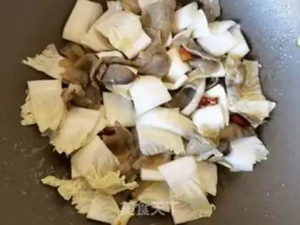 Make The cabbage makes lamb chips step 5