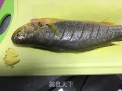 Make Sour sauce and yellowfish step 0