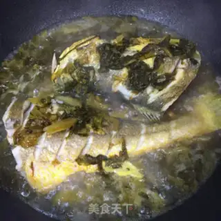 Make Sour sauce and yellowfish step 4