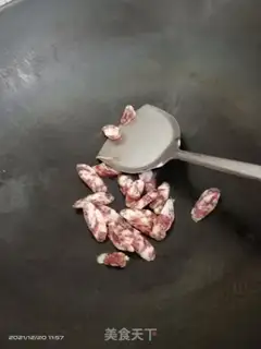 Make Weenie fried Dutch beans step 1