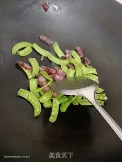 Make Weenie fried Dutch beans step 2