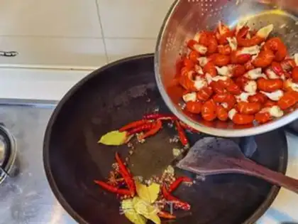 Make Spicy lobster tail step 4