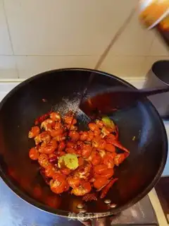 Make Spicy lobster tail step 7