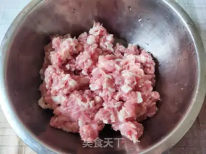 Make Pork dumplings for sour mushrooms step 0